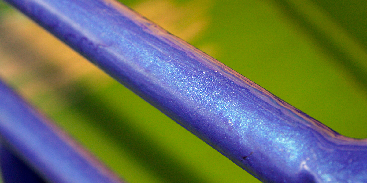 Superior adhesion to galvanized surfaces.