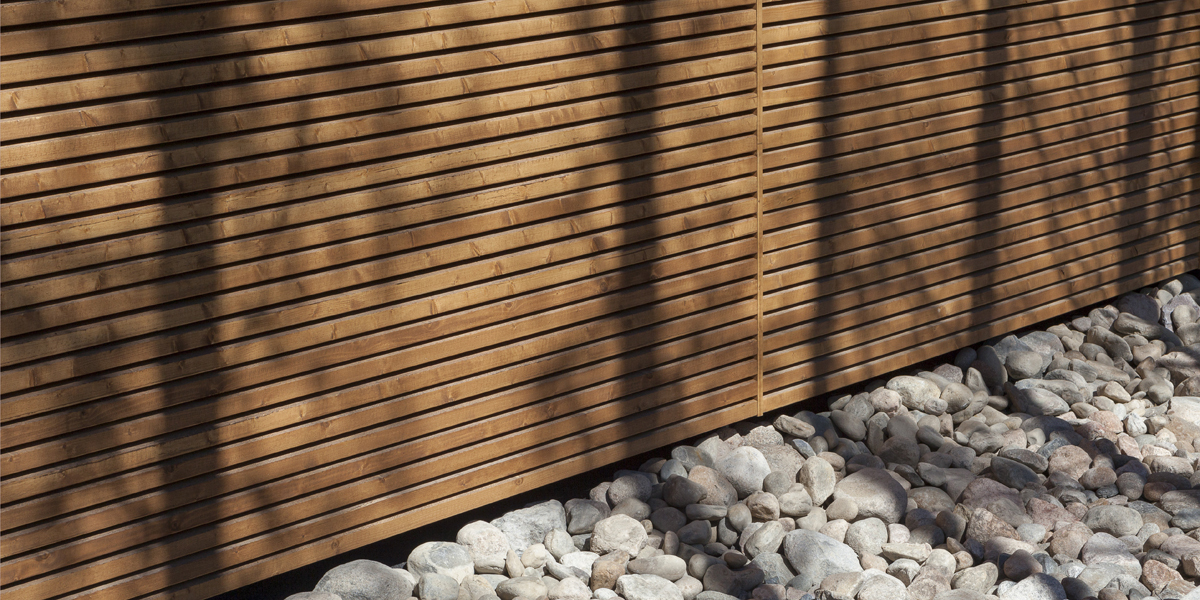 drewniany-parkan-ochrona-drewna-na-zewnątrz-Tikkurila-Valtti