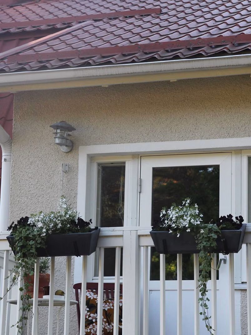 painting balcony rails and entrance 
