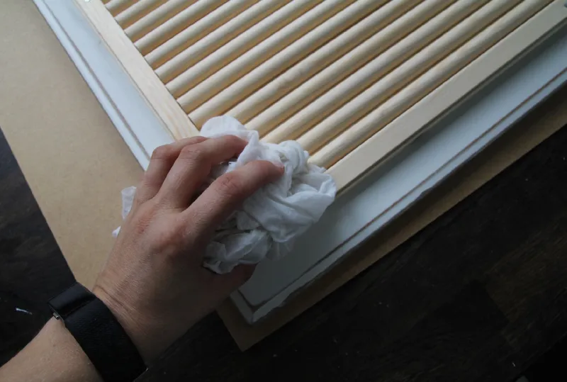 To prepare the surface for painting, clean it with Tikkurila Kalustepesu cleaning agent.